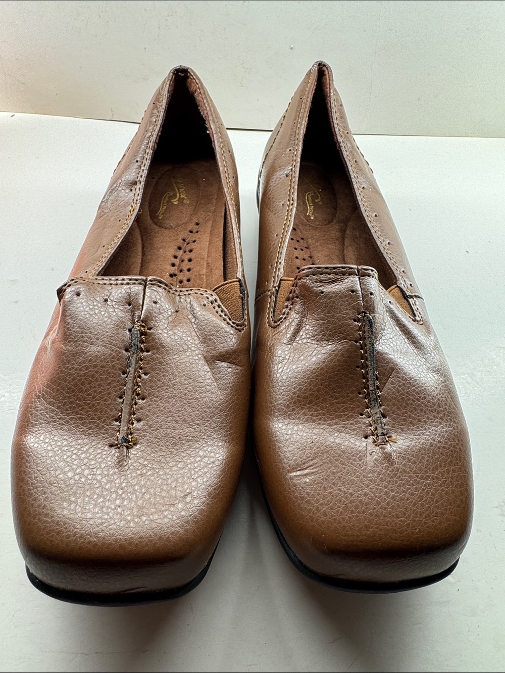 Women's Brown Leather Slip-On Flats — Cushioned Everyday Loafers